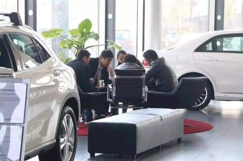 4s店收取贷款服务费_4S店贷款购车利润_汽车贷款金融服务费