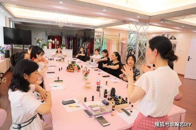 私人订制手工_做什么手工简单赚钱_手工爱好者变现方式